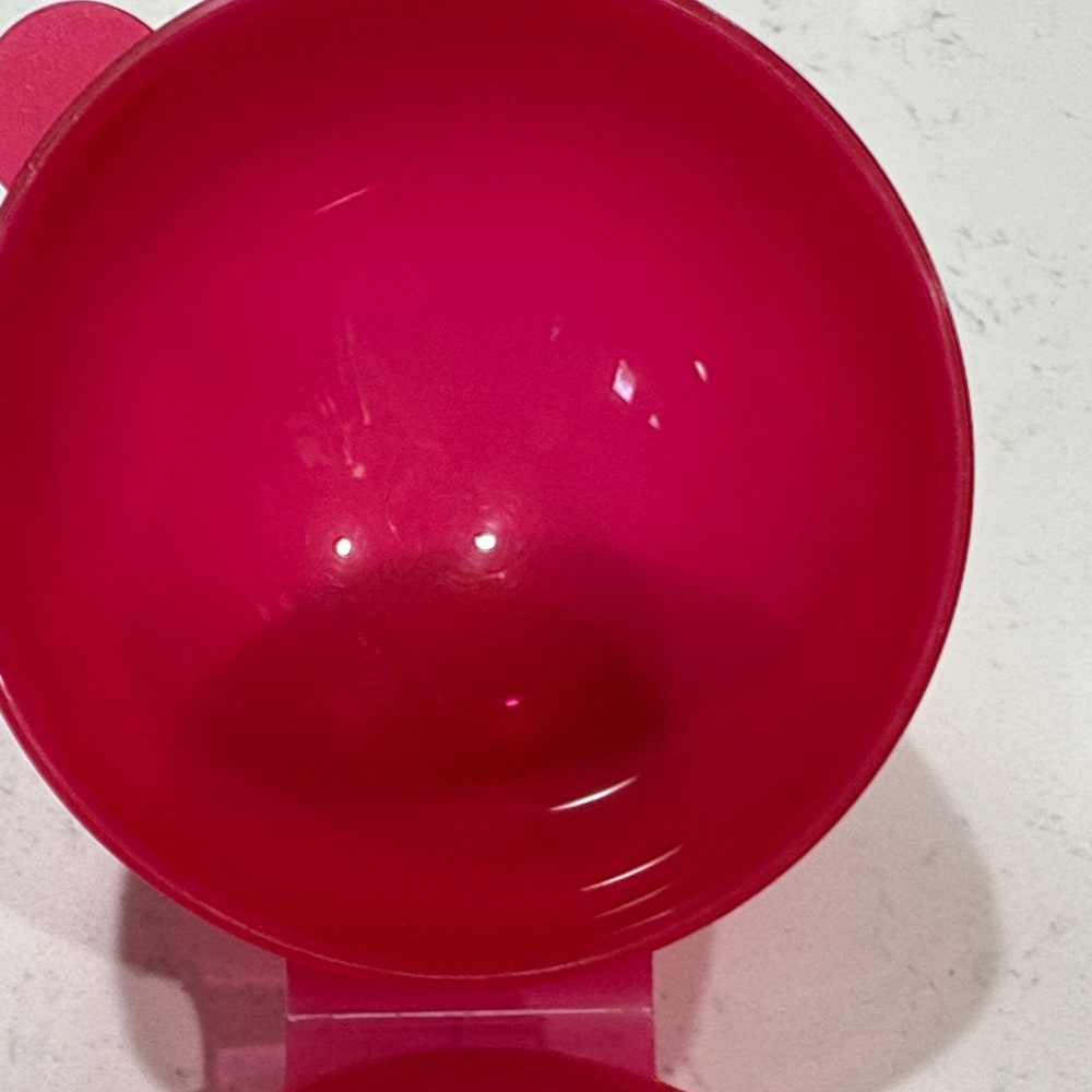Tupperware Red Onion Storage Container - Picture 4 of 6